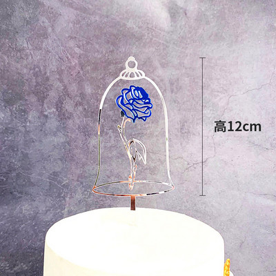 Jauna kāzu tortes virsma Zelta sudraba roze akrils Pāra piedāvājuma desertu dekorēšana kāzu ballītēm.