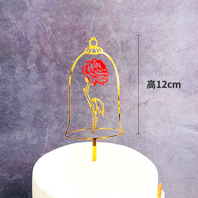Jauna kāzu tortes virsma Zelta sudraba roze akrils Pāra piedāvājuma desertu dekorēšana kāzu ballītēm.