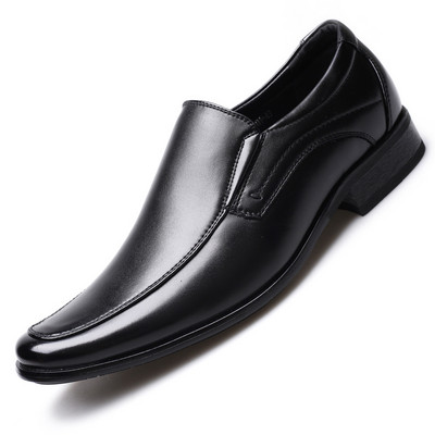 Klasiskas biznesa vīriešu kleitu apavi Modes Eleganti formālu kāzu apavi vīriešiem Slip On Office Oksfordas apavi vīriešiem 2020