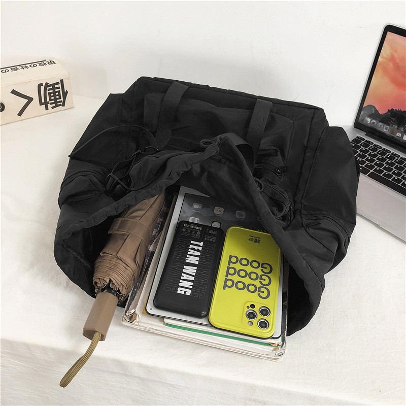 Masīvas melnas vīriešu mugursomas Forši ielu apģērbu stila vīriešu mugursoma Harajuku lielas ietilpības skolas somas Ūdensizturīgas neilona somas vīriešiem