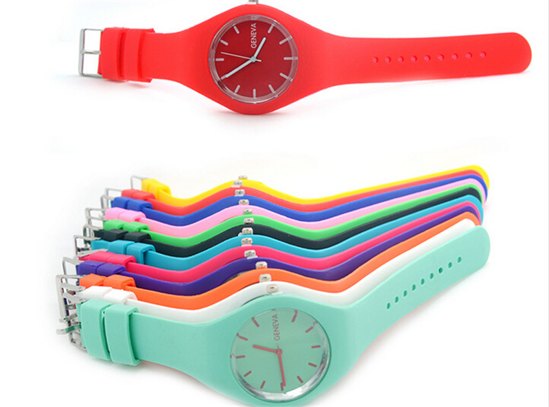 Lihtne, lihtsas stiilis tarretisega kvartskell, silikoonist rihmaga naiste käevõruga käevõru, täiuslik kingitus naistele Relojes Hombre 2021