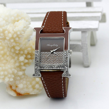 Περιστασιακό θηλυκό ρολόι χειρός σε τετράγωνο σχήμα Δερμάτινο βερνίκι στρας Γυναικείο ρολόι Γυναικείο φόρεμα Πολυτελές ρολόι κρυστάλλου χαλαζία