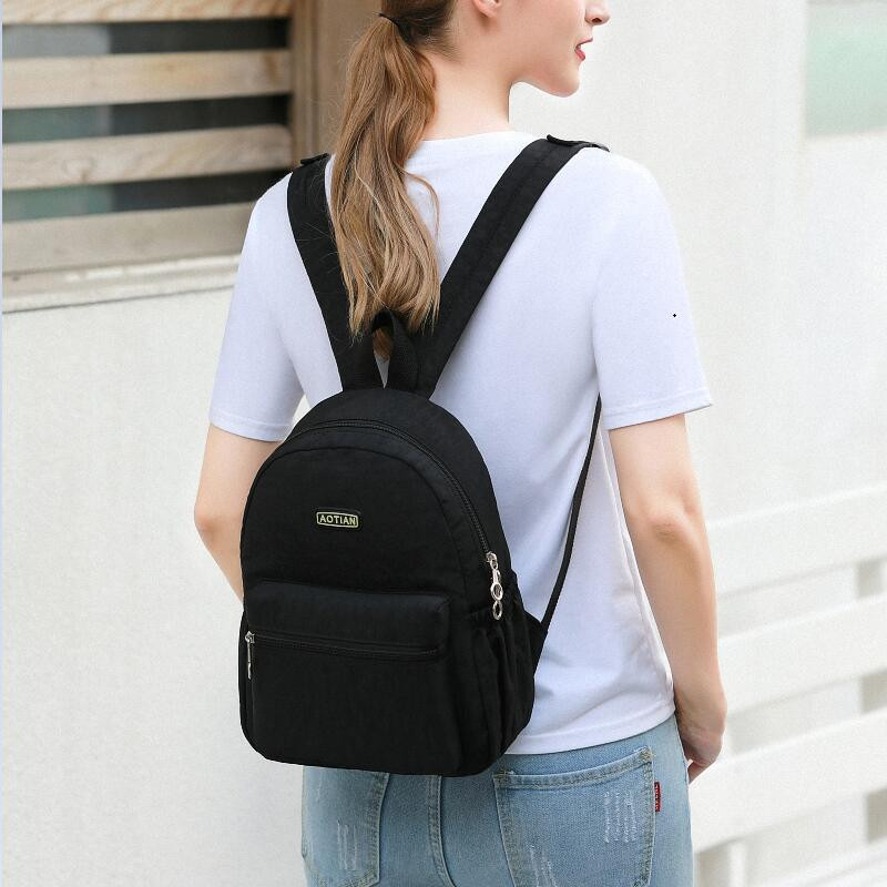 Kis hátizsák nőknek és lányoknak Mini nylon könnyű naptáska pénztárca Kis utazó túratáska csomag