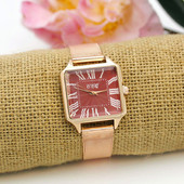 Római rózsaarany női ruha óra Alkalmi női négyzet alakú kvarc karóra Új divat, hullámos acélhálós szíjas női óra