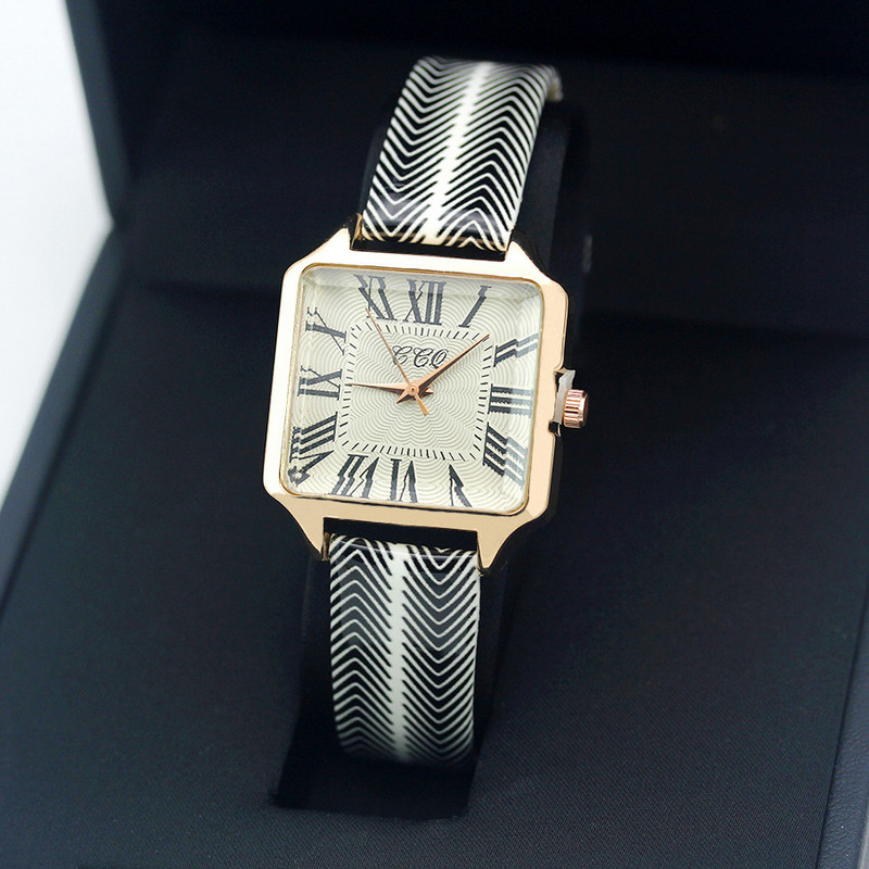 Roman Rose Gold Ceas de rochie pentru femei Ceas de mână cu cuarț pătrat ocazional Ceas de damă cu cureaua din piele ondulată la modă nouă