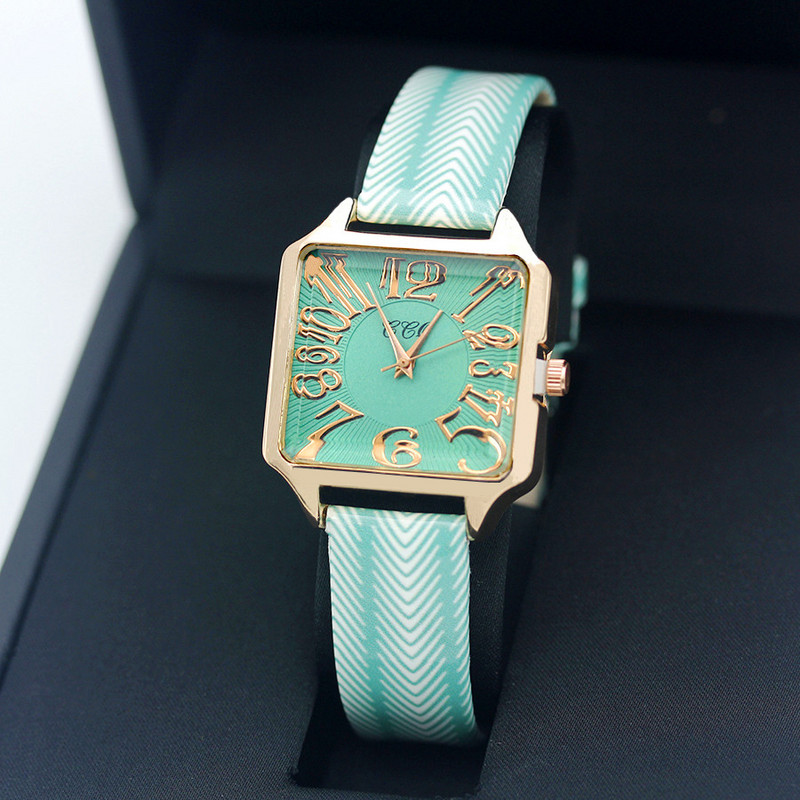 Új divatos, hullámos bőrszíjas női óra, arany rózsa arany női ruhaóra alkalmi női négyzet alakú kvarc karóra