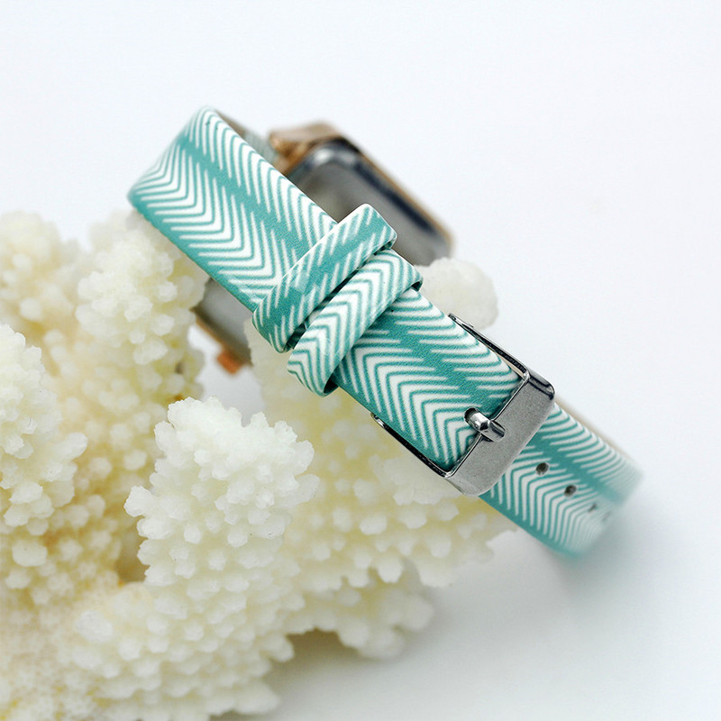 Új divatos, hullámos bőrszíjas női óra, arany rózsa arany női ruhaóra alkalmi női négyzet alakú kvarc karóra