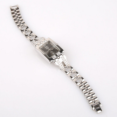 Uus mood vabaaja hõbedane populaarne naiste naiste tüdrukute käekell roostevabast terasest rihmaga luksuslik kleit, 4 värvi käekell