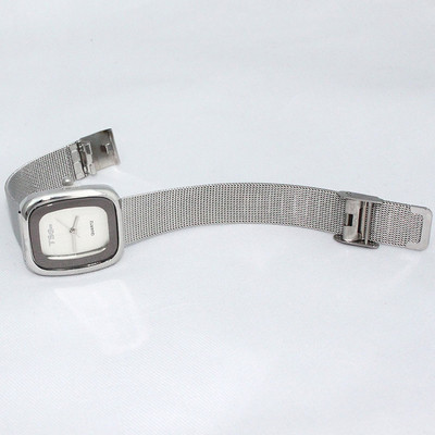 Uus mood vabaaja hõbedane populaarne naiste naiste tüdrukute käekell roostevabast terasest rihmaga luksuslik kleit, 4 värvi käekell