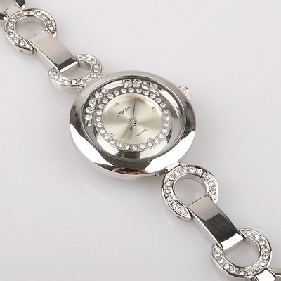 Uus mood vabaaja hõbedane populaarne naiste naiste tüdrukute käekell roostevabast terasest rihmaga luksuslik kleit, 4 värvi käekell