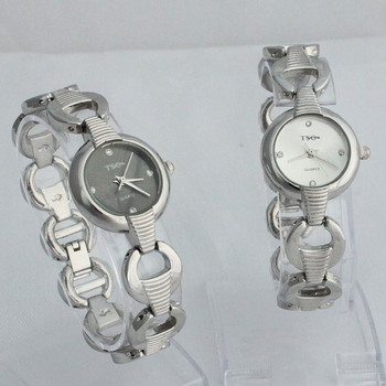 Γυναικεία μόδα Ασημένιο Δημοφιλές ρολόι μόδας Casual γυναικείο ρολόι για κορίτσια από ανοξείδωτο ατσάλι Πολυτελές φόρεμα χαλαζία ρολόι χειρός Z15S