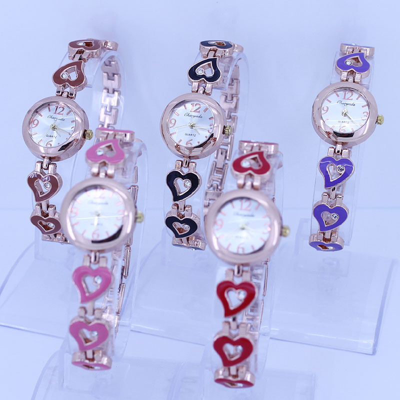 Δημοφιλές σχέδιο κρύσταλλο καρδιάς μόδας Γυναικείο λουρί από κράμα χαλαζία αθλητικά διαμάντια Ρολόι χειρός Νέο βραχιόλι ρολόι ρολόι