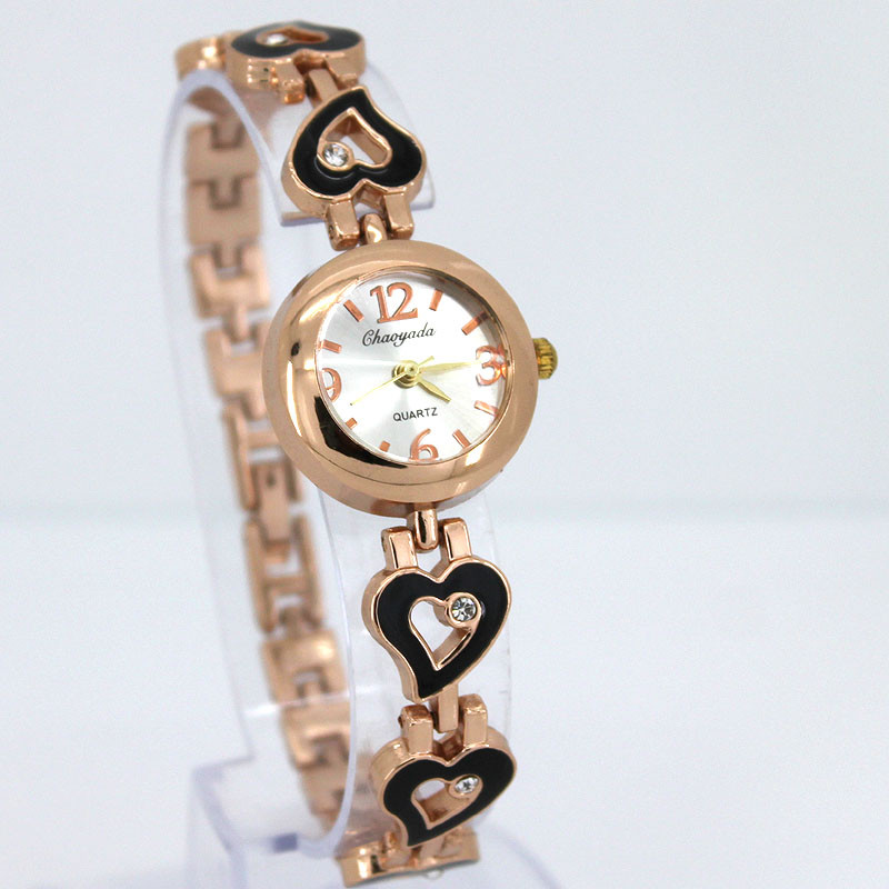 Δημοφιλές σχέδιο κρύσταλλο καρδιάς μόδας Γυναικείο λουρί από κράμα χαλαζία αθλητικά διαμάντια Ρολόι χειρός Νέο βραχιόλι ρολόι ρολόι