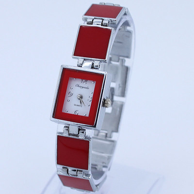 Női karóra Női Nemesebb divat Alkalmi ostya dizájn Kerek számlapos karkötő óra Mujor kvarc karóra Női Relojes O13