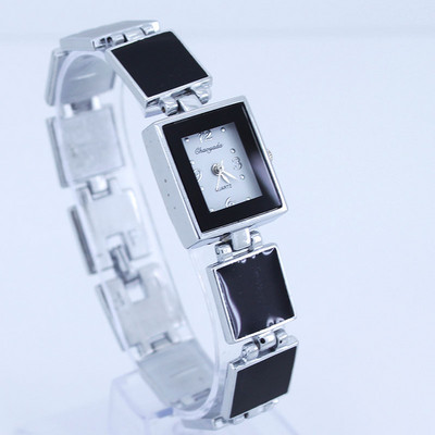 Női karóra Női Nemesebb divat Alkalmi ostya dizájn Kerek számlapos karkötő óra Mujor kvarc karóra Női Relojes O13