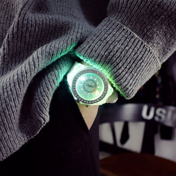Дамски LED светкавица Светещ часовник Персонализиран кристал със силикагел Деца Студенти Любители Желета Момче Момиче Тенденция Часовници Светлина