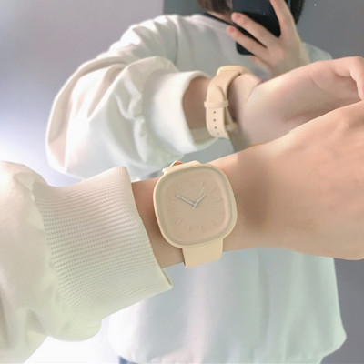 Minimālisms Luksusa sieviešu pulksteņi Luksusa kvadrātveida ciparnīcas ādas siksniņa sieviešu pulkstenis Jauns kvarca pulkstenis pāru rokas pulksteņiem Montre Femme