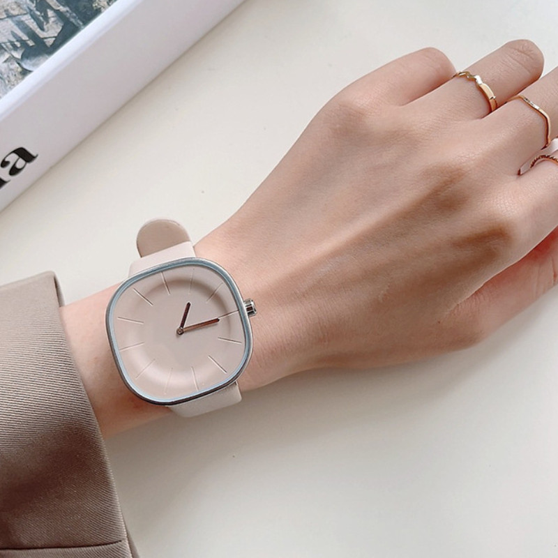 Minimālisms Luksusa sieviešu pulksteņi Luksusa kvadrātveida ciparnīcas ādas siksniņa sieviešu pulkstenis Jauns kvarca pulkstenis pāru rokas pulksteņiem Montre Femme