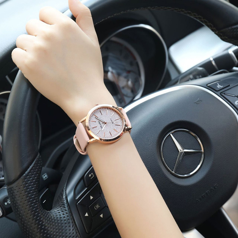 Naiste moekellad Uued 2022. aasta naiste lihtsad vabaaja kvartsnahast rihmaga käekellad Analoog randmekell kingituseks luksuslik Montre Femme