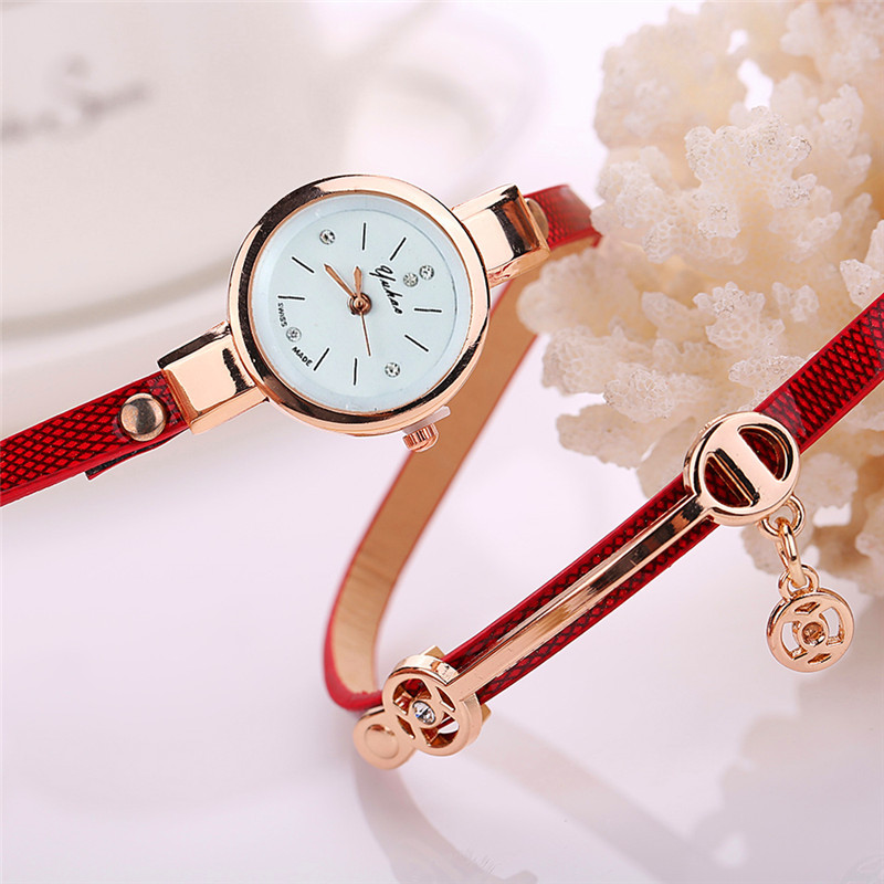 2021 Ceas de damă cu brățară cu înfășurare în trei cercuriCeas de modă pentru studenți Ceas simplu