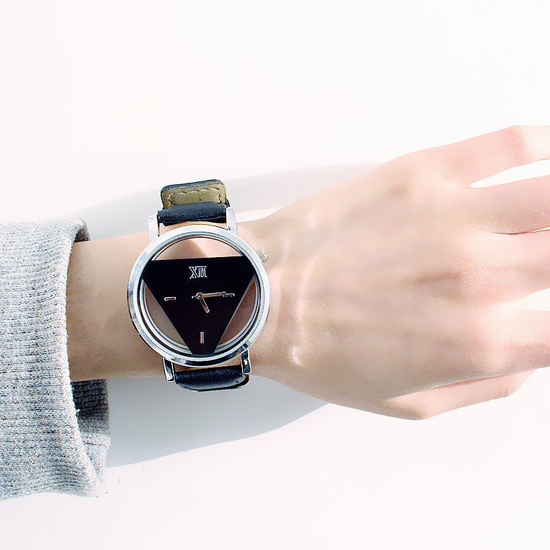 Moda triunghi gol femei ceasuri cuarț noutate simplă și individualism creativ ceas de mână ceas din piele alb negru