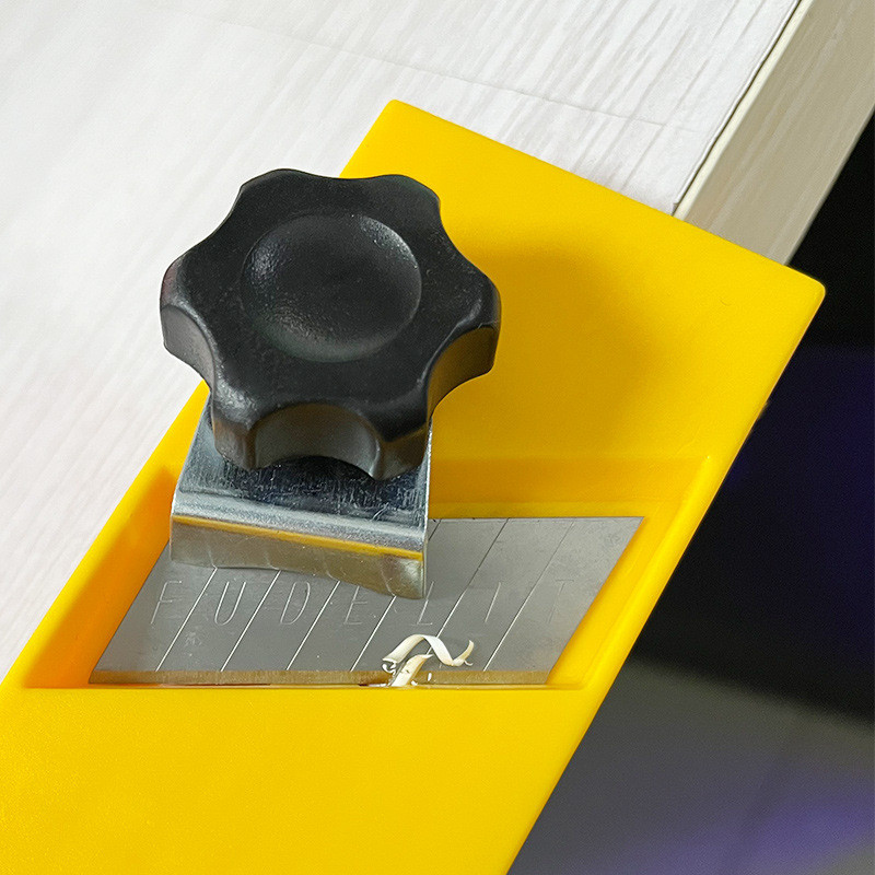 Medienos apdirbimo ašmenų briaunos kampo obliavimo briaunų apipjaustymas rankiniu būdu Obliavimo mediena 45 laipsnių nusklembimo įrankių lenta šlifavimo įrankio nuleidimas