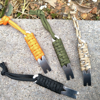 Ръчно изработена подготовка за чадъри EDC къмпинг мини джобна версия лост от неръждаема стомана Crank-formed Scraper Winder Nail Keychain