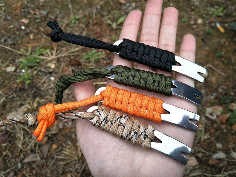 Ar rokām darināta lietussargu sagatavošana EDC Camping Mini Pocket Version Nerūsējošā tērauda lauznis Kloķa formas skrāpis tinējs nagu atslēgu piekariņš