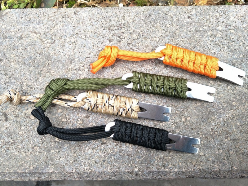 Ar rokām darināta lietussargu sagatavošana EDC Camping Mini Pocket Version Nerūsējošā tērauda lauznis Kloķa formas skrāpis tinējs nagu atslēgu piekariņš