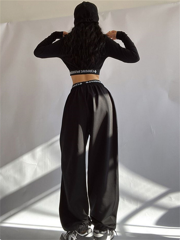 QWEEK Cyber Y2K Μαύρο Joggers Φούτερ Γυναικεία Gothic Streetwear Πανκ Φαρδιά Πόδι Αθλητικά Παντελόνια Υπερμεγέθη γράμματα εκτύπωσης Emo