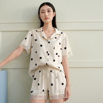 Divdaļīgs sieviešu komplekts pavasara vasaras pidžamas ar īsām piedurknēm sievietēm Zīda modes guļamveļa ziedu putnu apdruka Seksīgs satīna pidžamas komplekts