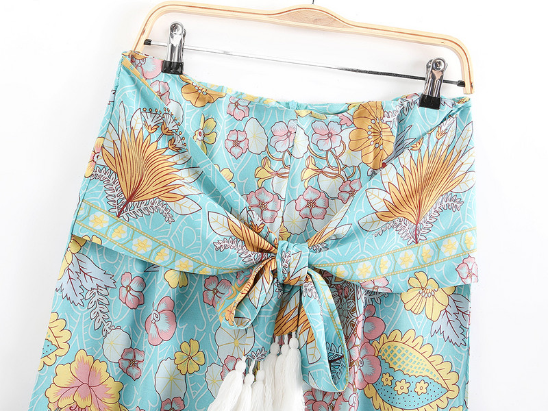 Vintage Chic bikses ar ziedu apdruku Boho bikses viskozes kokvilnas pušķi Brīvas platas kājas Bohēmijas bikses Summer Beach Pantalones