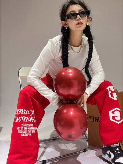 QWEEK Y2K Red Joggers sporta bikses Sieviešu Hip Hop Harajuku Streetwear Platas kājas sporta bikses Kpop burtu apdruka Lielizmēra bikses
