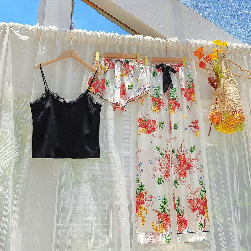 Kiváló minőségű, kontrasztos szatén hálóruha nőknek