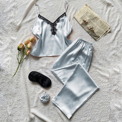 One Tie Front Ruffle Hem Satiin pidžaama komplekt koos hoiukotiga