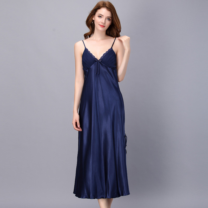 1947. aasta suvise slipiga seksikas naiste ööriided, pikad satiinist öösärgid, pitsist kirjud, reguleeritav rihm Seksikas magamiskoit Koduriided