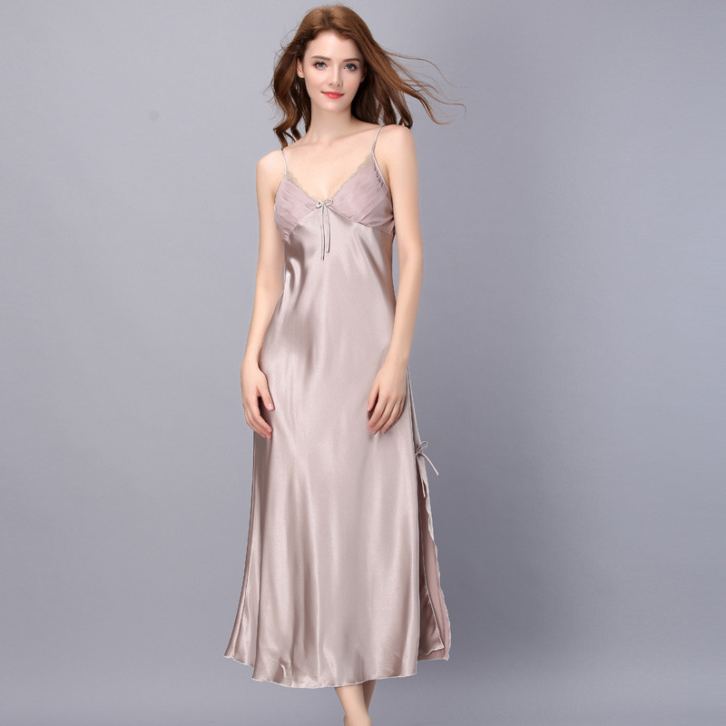 1947. aasta suvise slipiga seksikas naiste ööriided, pikad satiinist öösärgid, pitsist kirjud, reguleeritav rihm Seksikas magamiskoit Koduriided