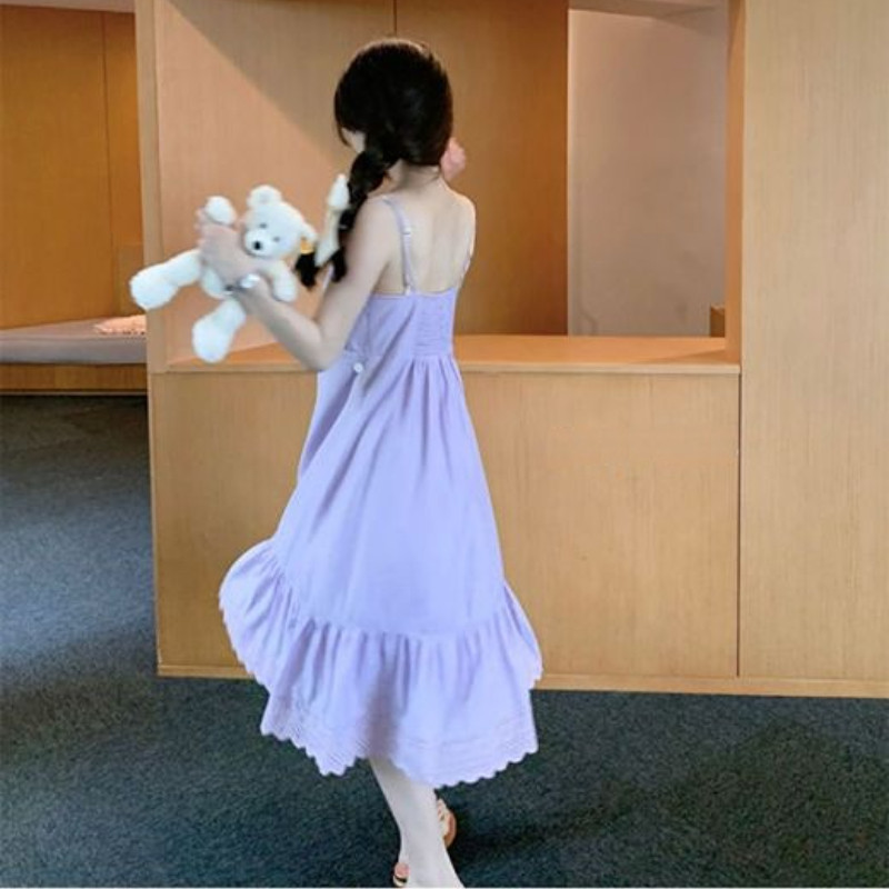 Purpursarkani guļamkrekli Sieviešu vasaras maigi, eleganti izstrādāti seksīgi guļamtērpi Populāri elpojoši, maigi, saldi, estētiski brīvā laika pavadīšanas līdzekļi.