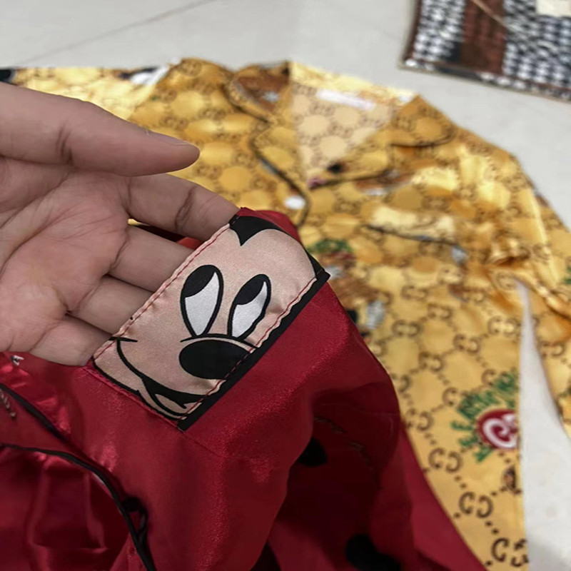 Vasaras jauni apdrukāti šorti ar īsām piedurknēm atpūtas apģērbi dizaineru pidžamas zīda pidžamas satīna pidžamas komplekts augstākās kvalitātes nakts kleitas