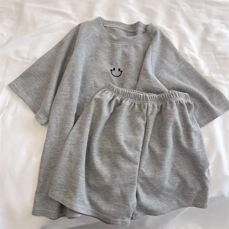 Vasaras sieviešu trikotāžas kokvilnas marle ar īsām piedurknēm šorti pidžamas uzvalks sieviešu kreps Happy Face plānas atpūtas telpa mājas pidžamas sievietēm