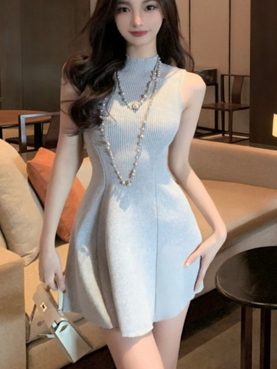 Väikesed kudumiskleidid naistele Armas õrn suvine õhuke temperament Seksikas minimalistlik varrukateta õpilastele Populaarne vabaajariietus