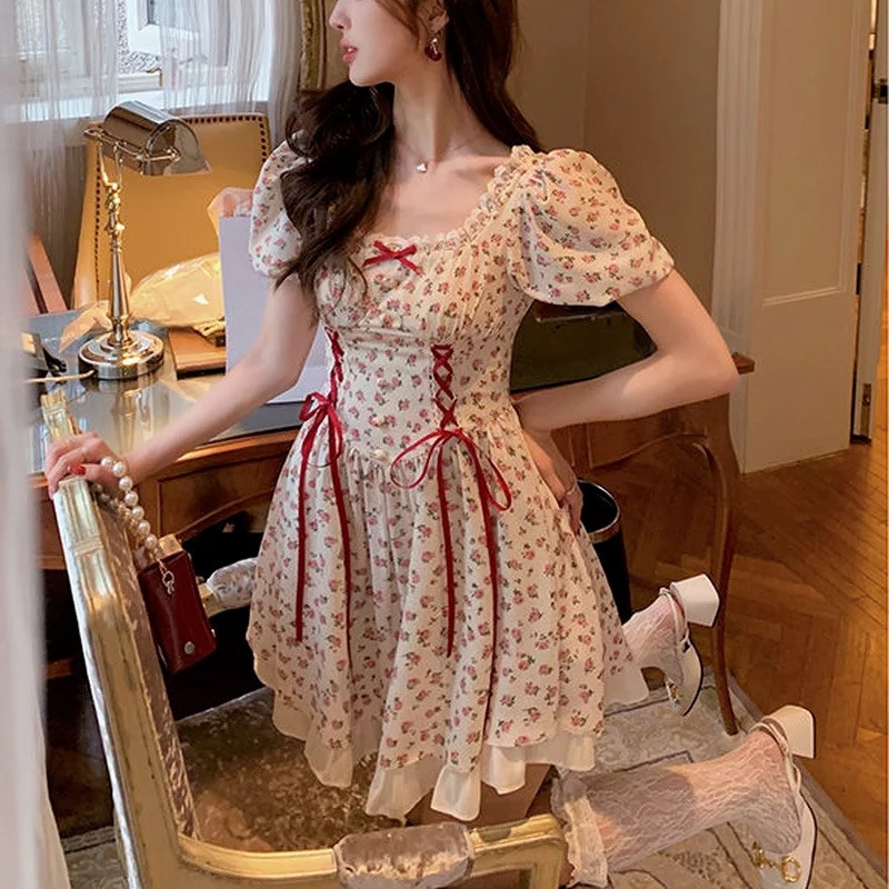 QWEEK ziedu mežģīņu kleita Mori Girl Style Eleganta Puff piedurkņu pārsējs Kawaii Fairy Princess Mini īsas kleitas sievietei 2021