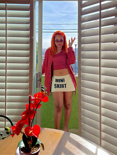 Akaily nyári utcai barna betűs mini szoknyák nőknek 2022 magas derekú vékony fehér szoknya női alkalmi fekete rövid szoknya