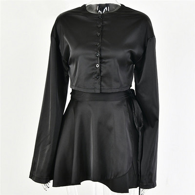 Valge elegantne satiinist kaheosaline komplekt Naiste laternad, pikkade varrukatega kärbitud topid Kardigan Seksikas kõrge vöökohaga minitennise spordiseelikud