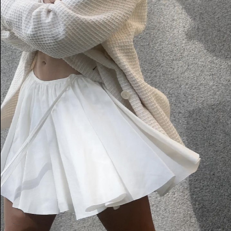 2023-as balettlány fűzős masni cipzáros derékrész, aszimmetrikus, A-bélésű, rovátkolt mini esernyőszoknya korcsolyázó szoknyák fehér fekete