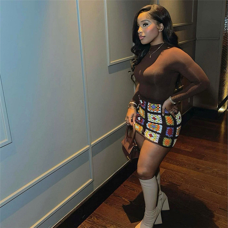 Sieviešu 2023. gada vasaras sieviešu jaunā komplektācija gurnu svārki ar augstu vidukli, rūtainu apdruka, tievi pusķermeņa svārki vairumtirdzniecība