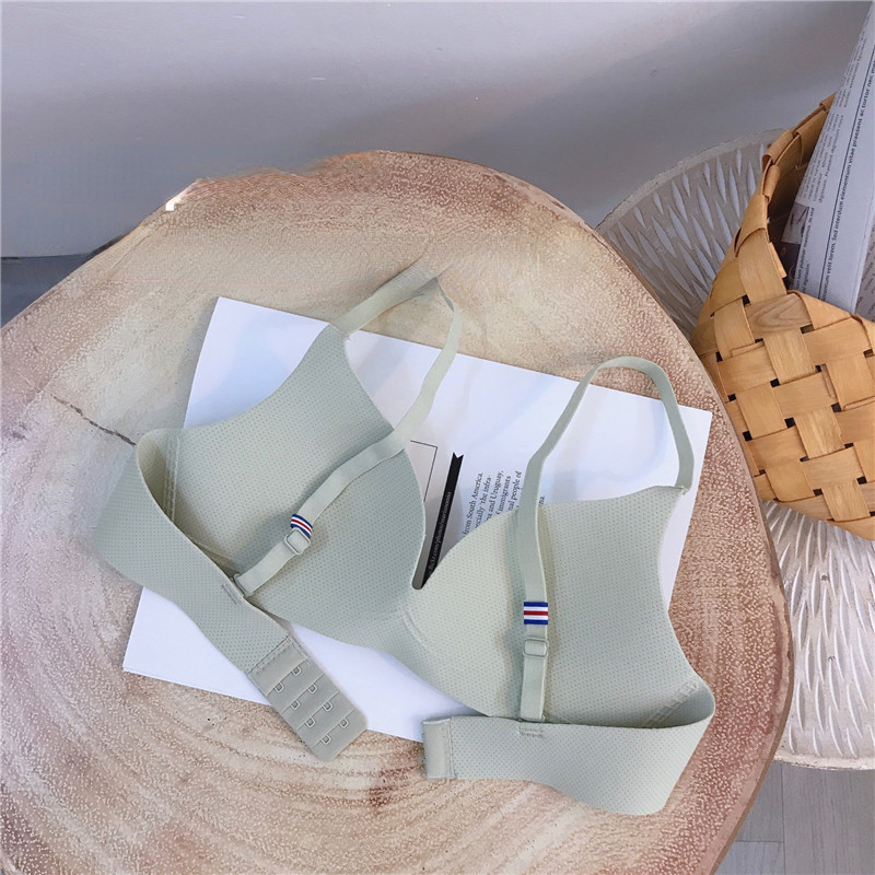 Neizsekojams, mazo krūšturu kolekcijas apakšveļa Vienkāršs un ērts krūštura pārvalks bez apakšstikla Bralette Top