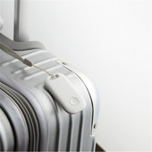 Mini jälgimisseade Bluetooth-ühilduv V4 0 rakenduse asukoha tuvastamine lemmikloomade rahakottide seljakottide jaoks mõeldud kaug-selfie katiku abil