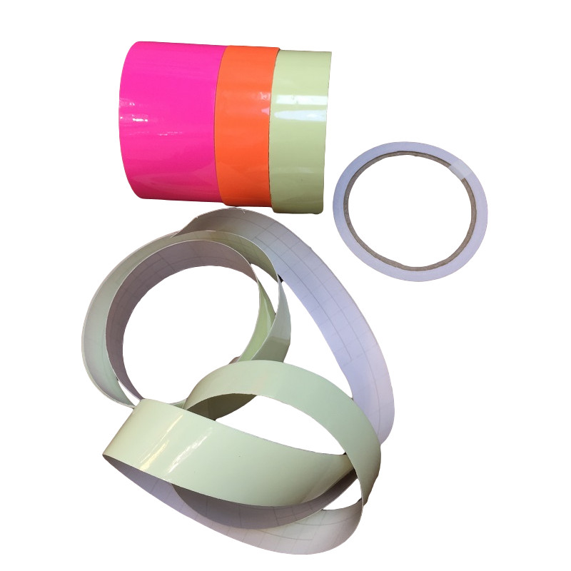 3 cm * 1 M šviečianti juosta Lipni švytinti nakties / tamsios saugos scenos įspėjamoji saugos juosta