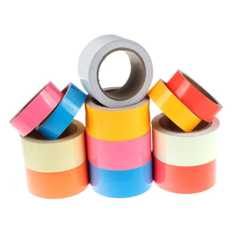 3 cm * 1 M šviečianti juosta Lipni švytinti nakties / tamsios saugos scenos įspėjamoji saugos juosta